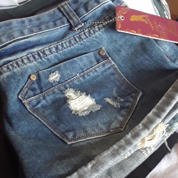 Booty shorts. NWT. Redial jeans - Picture 4 of 6